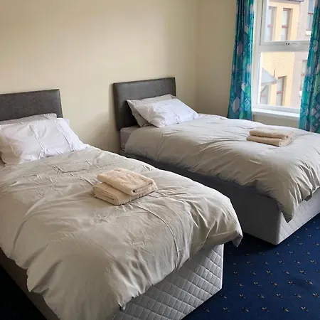 Conveniently Situated Three Bedroom Townhouse *