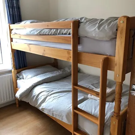 Conveniently Situated Three Bedroom Townhouse *